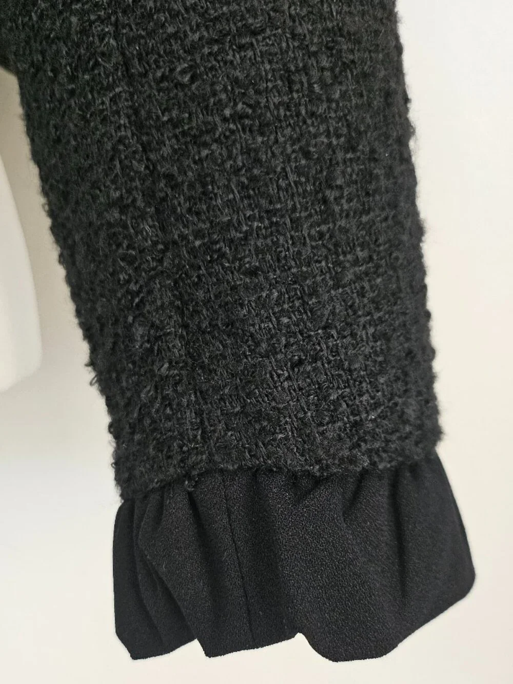 CeCe NWT Black Tweed Ruffle Trim Cropped Jacket Size 8 - Picture 12 of 16